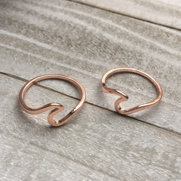 Wave Ring - Picture 3 of 5